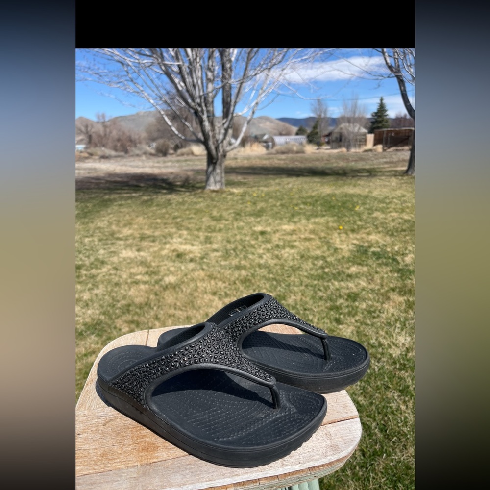 Crocs Flip Flops Black Bling Embellished Wedge Platform Thong Sandals Sz 8 EUC